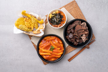 whirlwind, potato, sotteok sotteok, assorted, fried, chicken gangjeong, wheat tteokbokki, fish cake, sundae, rice tteokbokki, cup rice, cheese stick, snack, Korean food