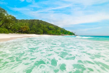 Crédence de cuisine en verre imprimé Anse Source D'Agent, île de La Digue, Seychelles White sand and turquoise water in a tropical beach
