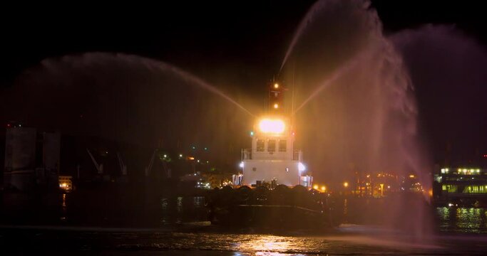 Port, water diversion boat, whistle, spray water column, celebrate the festival,