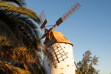 Die Windmühle von El Roque auf Fuerteventura.