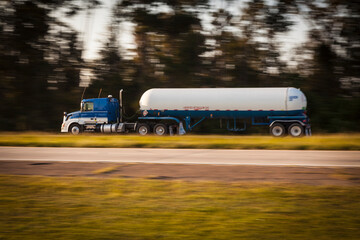 Truck transporting liquified petroleum gas on I-10, Louisiana