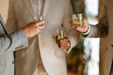 Les copains qui trinquent 