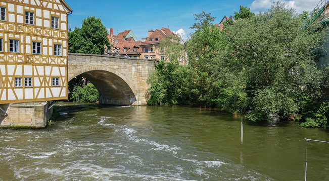 Regnitzbr&uuml;cke im Stadtkern der Bamberger Altstadt