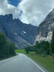 road to the mountains