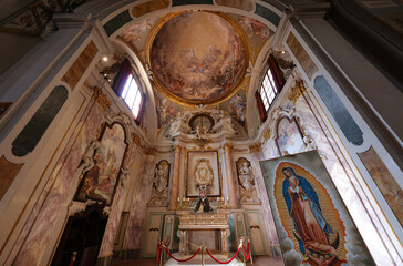  Iglesia Ognissanti, Florencia, Italia