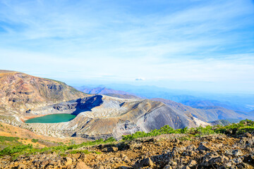 秋の御釜　宮城県蔵王町　Autumn Okama. Miyagi Pref, Zao town.