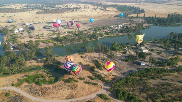 spongebob hot air balloon flying over lagoon caren chile