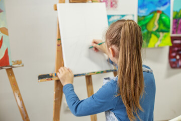 Student Beginning a New Canvas Sketch