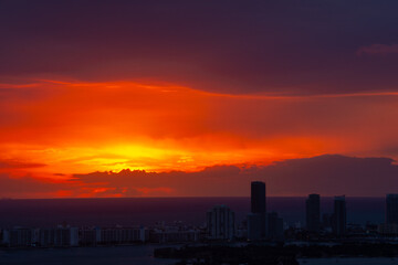 Fototapeta na wymiar Beautiful sunrise over Miami South Beach on a January morning