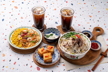 Beef, rice noodles, side dishes, drinks, menbosa, Thai food, fried rice, Vietnamese food, kaopat, pad thai, Heo Hyang ganji