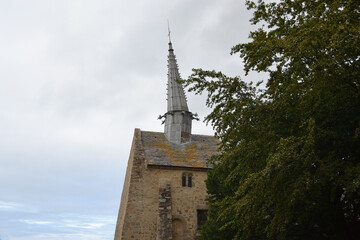Chapelle Saint Gonéry de Plougrescant dans les Côtes d'Armor, Clocher penché