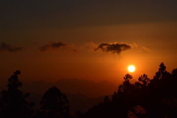 Fototapeta na wymiar 奈良県の十津川村にある玉置山の夜明け