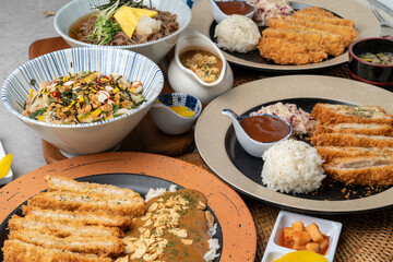 Pork, sirloin, set meal, cheese, pork cutlet, curry, cold buckwheat, udon,
