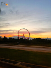 Fototapeta na wymiar sunset ferris wheel