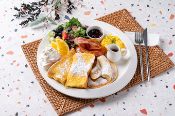 American style, brunch, tomato, omelette, cheese, handmade, sandwich, shrimp burger, New York style, beef dish, pollack, oil, pasta, pollack, cream, pasta, very slow risotto, rosé,