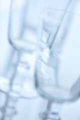 並んだグラスのアップイメージ