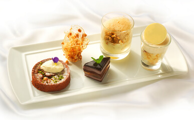 Dessert, Schokolade, Törtchen, Creme, Eiscreme, süss, fine dining,