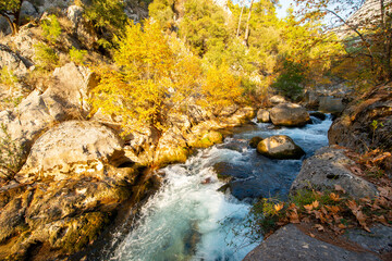 Yazili Canyon ( Yazili Kanyon )  is in the Sutculer, Isparta,with its lakes and the picturesque views of the area, and also the rich variety of flora and fauna.