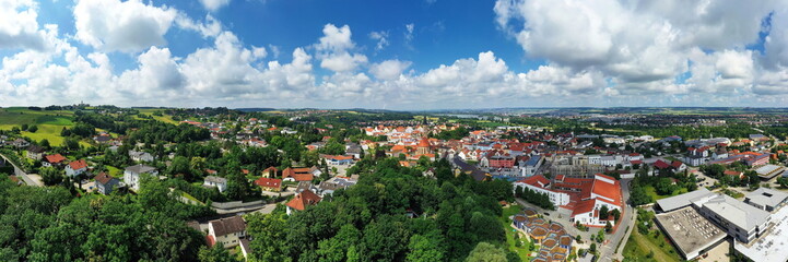 Fototapeta na wymiar Luftbild von Dingolfing mit Blick auf die historische Altstadt. .Dingolfing, Niederbayern, Bayern, Deutschland.