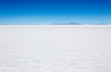 Fototapeta na wymiar A view of salt flat at Uyuni