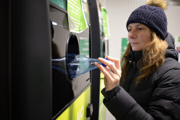recycling pets and bottles in a machine