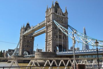 Fototapeta na wymiar Puente de la Torre de Londres