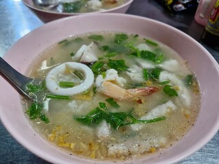 Squid and shrimp porridge, Thai food