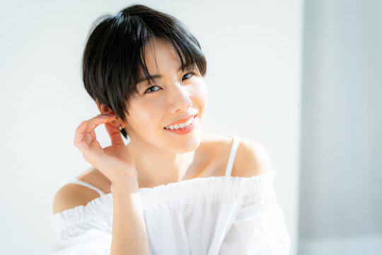 日本人の若い女性の美容イメージ
