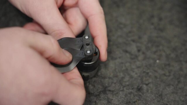 Replacing the wing blades on a brushless motor.