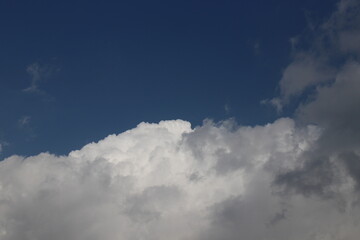 秋の風景　青空と雲