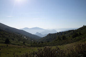 Montagne pyr&eacute;n&eacute;es ciel