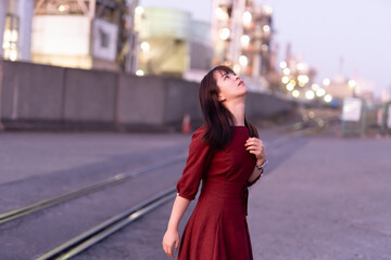 Fototapeta premium 工場と女性