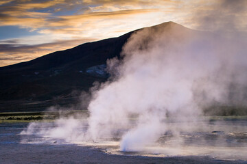 Geysierfeld von Puchuldiza, Altiplano, Atacama Wüste, Chile, Südamerika © Nico Stengert