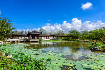 Obraz premium Garden landscape and old buildings in Suzhou, China