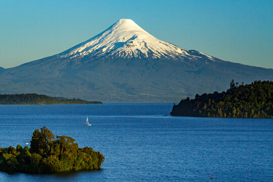 Vulkan Osorno und Lago Llanquihue, Puerto Octay, Seengebiet, Chile, S&uuml;damerika