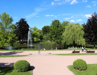 Strasbourg Orangerie Garden small lake and fountain - 729362818