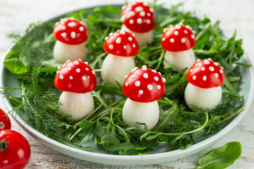 edible fly agaric mushrooms - 729367877