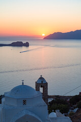 Vista panoramica dal castello Veneziano al tramonto, isola di Milos GR - 729379038
