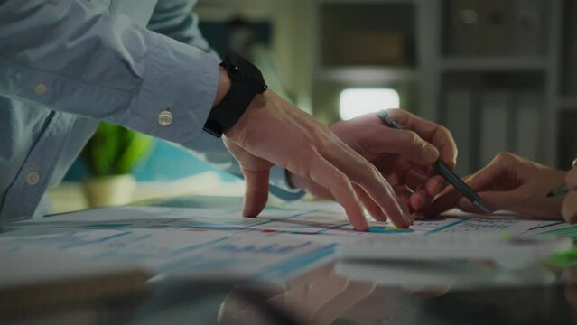 Analyst. Company employee and colleagues are holding consultations in the meeting room. Senior manager demonstrates these indicators by creating new tactics to bypass competitors, asset management