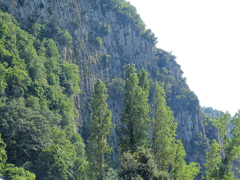 bartın G&uuml;zelcehisar basalt rocks
