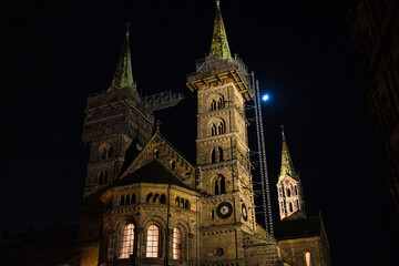 Fototapeta na wymiar the historic bamberg dom church in germany at night