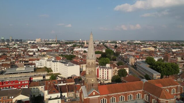 Dronie flight away from &Eacute;glise catholique Saint-Pierre-Saint-Paul &agrave; Lille, France