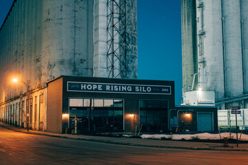 Naklejka premium Hope Rising Silo at night, Buffalo, New York