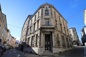 Bâtiment typique, vu de l'extérieur, ville de Aubenas, département de l'Ardèche, France