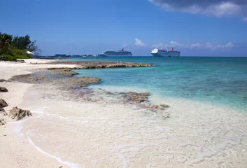 Crédence de cuisine en verre imprimé Plage de Seven Mile, Grand Cayman Grand Cayman Island Seven Mile Beach And Cruise Ships