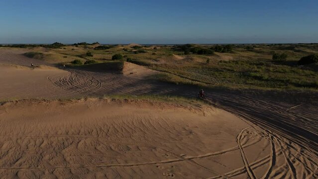 Motocross en las Dunas entre Caril&oacute; y Villa Gesell