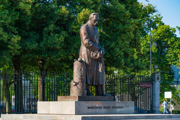Statue of Jozef Pilsudski in Warsaw, Poland - obrazy, fototapety, plakaty