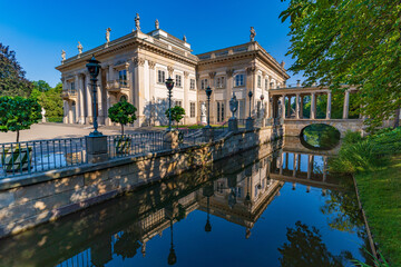 Fototapeta na wymiar Palace on the Isle, know as the Baths Palace, in Royal Baths Park, Warsaw, Poland