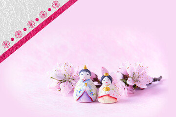 雛祭りのおひな様と桃の花（和紙のピンクバック・菊と水玉模様のコーナー）