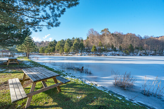 The scenic view of Kocayayla (Topuk Yaylası) with snow and frozen lake on the road between Tavşanlı and Domani&ccedil;, K&uuml;tahya